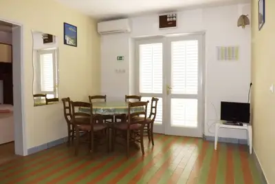 Image de Appartement de deux chambres prés de la plage Prizba, Korcula (A-4483-e)