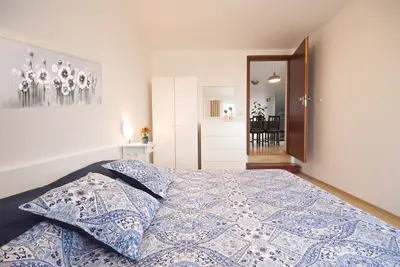 Image de Appartement de deux chambres avec la terrasse et la vue sur le mer Njivice, Krk (A-5427-a)