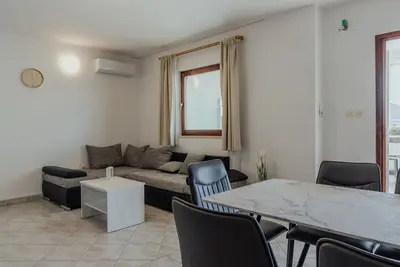 Image de Appartement de deux chambres avec la terrasse Vrsi - Mulo, Zadar (A-14250-a)