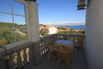 Image de Garçonnière avec la terrasse et la vue sur le mer Preko, Ugljan (As-8224-c)
