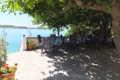 Image de Appartement d'une chambre prés de la plage Supetarska Draga - Gornja, Rab (A-5054-f)
