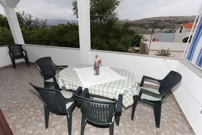 Image de Appartement de deux chambres avec la terrasse et la vue sur le mer Pag (A-6383-a)