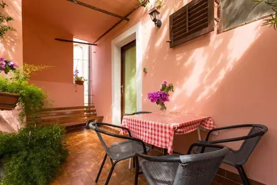 Image de Appartement de deux chambres avec la terrasse Mali Losinj, Losinj (A-12634-a)