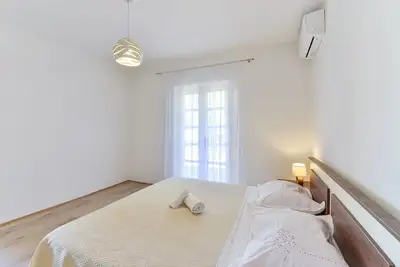 Image de Appartement de deux chambres avec la terrasse Bibinje, Zadar (A-12270-a)