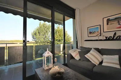 Merveilleux appartement avec piscine commune