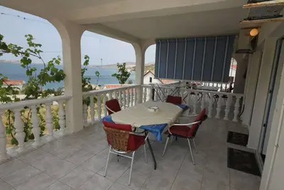 Image de Appartement de deux chambres avec la terrasse et la vue sur le mer Metajna, Pag (A-6426-c)