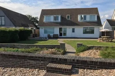 Image de 11 Shorecroft - une maison de famille qui dort 8 invités dans 3 chambres