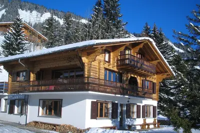 Image de Un grand chalet magnifique pour des groupes, orienté plein sud, vue panoramique