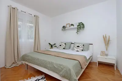 Image de Appartement de deux chambres avec la terrasse et la vue sur le mer Pag (A-6412-a)