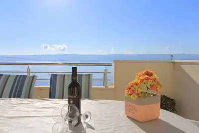 Image de Appartement de deux chambres avec la terrasse et la vue sur le mer Stanici, Omis (A-2764-a)