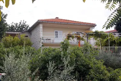 Image de Appartement de deux chambres avec le balcon Hvar (A-141-a)