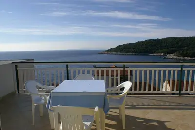 Image de Garçonnière avec la terrasse et la vue sur le mer Milna, Hvar (As-3074-e)