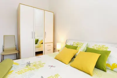 Appartement d'une chambre avec la terrasse Seget Vranjica, Trogir (A-10328-b)