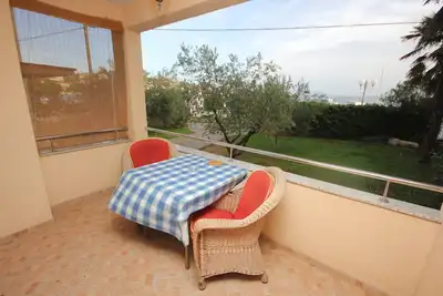 Image de Appartement d'une chambre avec la terrasse et la vue sur le mer Preko, Ugljan (A-8315-e)