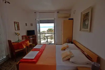 Image de Garçonnière avec la terrasse et la vue sur le mer Selce, Crikvenica (As-4801-a)