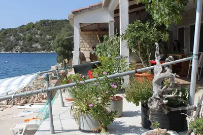 Image de Garçonnière prés de la plage Pasadur, Lastovo (As-8391-a)