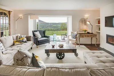 Image de Granary, 8 couchages, superbe grange aménagée. vues exceptionnelles, près de Melrose