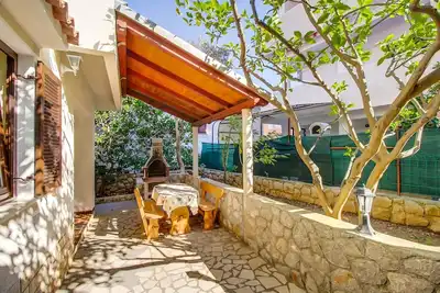 Image de Appartement de deux chambres avec la terrasse Mali Losinj, Losinj (A-376-c)