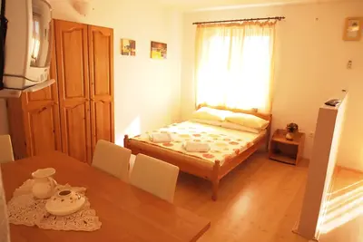 Image de Garçonnière avec le balcon et la vue sur le mer Orebic, Peljesac (As-10191-c)