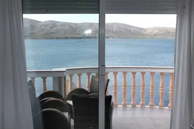 Image de Appartement de deux chambres avec la terrasse et la vue sur le mer Zubovici, Pag (A-6394-d)