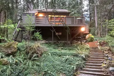 Image de Hébergement au Mont Baker – Cabane en bois au cœur de la forêt ! Wi-Fi gratuit