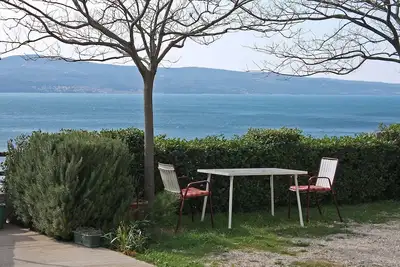 Image de Appartement d'une chambre avec la terrasse et la vue sur le mer Nemira, Omis (A-4834-a)