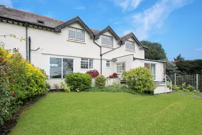 Image de Vue sur le jardin, Porlock Weir - jardin clos privé et vue sur la mer