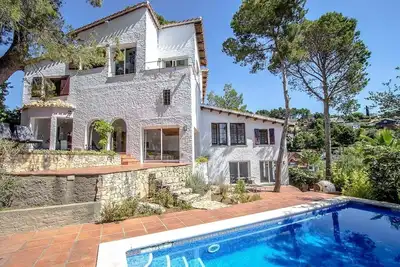 Image de Majestueuse Villa et Vues à 30km de Barcelone!