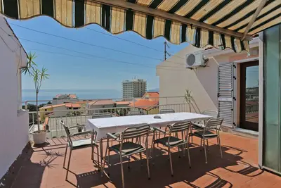 Image de Appartement de trois chambres avec la terrasse et la vue sur le mer Makarska (A-9506-a)