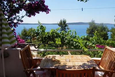 Appartement d'une chambre prés de la plage Zavala, Hvar (A-2061-a)