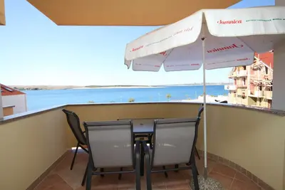 Image de Appartement d'une chambre avec la terrasse et la vue sur le mer Povljana, Pag (A-3316-d)