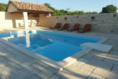 Image de Maison pour la famille avec la piscine Popovici, Zagora (K-14074)