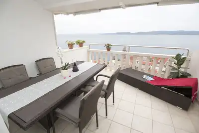 Image de Appartement de deux chambres avec la terrasse et la vue sur le mer Pisak, Omis (A-5154-g)