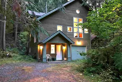 Image de Snowline Cabin #51 - Maison de vacances de style exécutif pouvant accueillir 8 personnes !