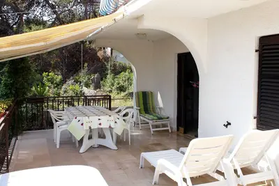 Appartement d'une chambre avec la terrasse et la vue sur le mer Brgulje, Molat (A-6241-b)