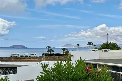 Image de Villa avec piscine privée chauffée à l'énergie solaire et belle vue mer