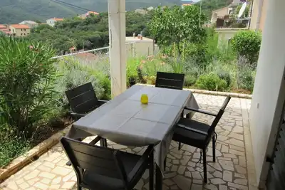 Appartement de deux chambres avec la terrasse et la vue sur le mer Rabac, Labin (A-2340-b)