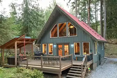 Image de Mt Baker Rim Cabin 99 est une charmante cabane avec bain Ă remous et animaux acc