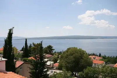 Image de Garçonnière avec la terrasse et la vue sur le mer Dramalj, Crikvenica (As-5534-b)