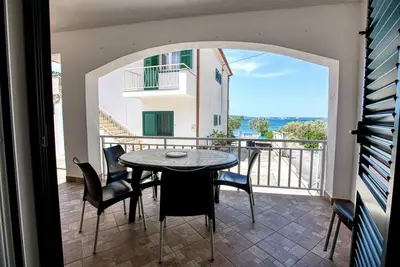 Image de Appartement de deux chambres prés de la plage Brodarica, Sibenik (A-4833-c)