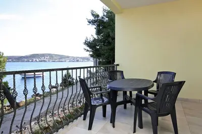 Image de Appartement de deux chambres prés de la plage Rogoznica (A-3199-b)
