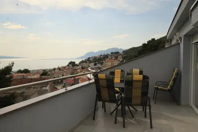 Image de Garçonnière avec la terrasse et la vue sur le mer Baska Voda, Makarska (As-6763-c)