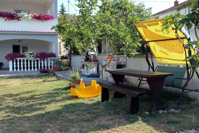 Image de Appartement d'une chambre avec la terrasse Seline, Paklenica (A-6603-c)