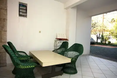 Image de Garçonnière prés de la plage Duce, Omis (As-4795-d)