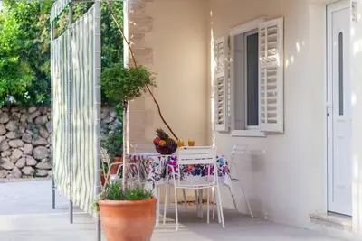 Image de Appartement de deux chambres prés de la plage Tucepi, Makarska (A-2677-a)