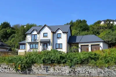 Image de Clydeside Villa -Une superbe villa à Dunoon donnant sur le Firth of Clyde dort 10-Animaux acceptés