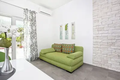 Image de Appartement d'une chambre prés de la plage Duce, Omis (A-10304-c)