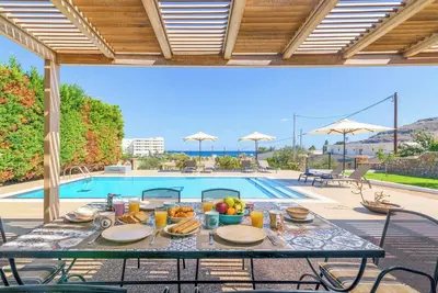 Image de Villa Krini Eleni - villa exceptionnelle avec piscine, climatisation, Wi-Fi et ping-pong!