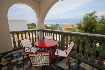 Image de Appartement de deux chambres avec la terrasse et la vue sur le mer Pag (A-6535-b)