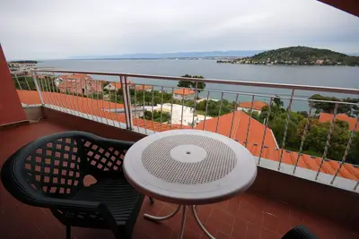 Image de Appartement de deux chambres avec le balcon et la vue sur le mer Kali, Ugljan (A-14083-a)